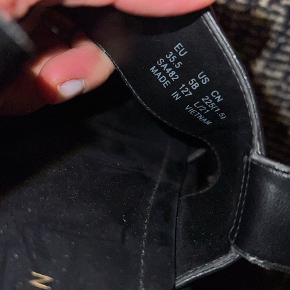 Stuart Weitzman leather sandal - Picture 6 of 6